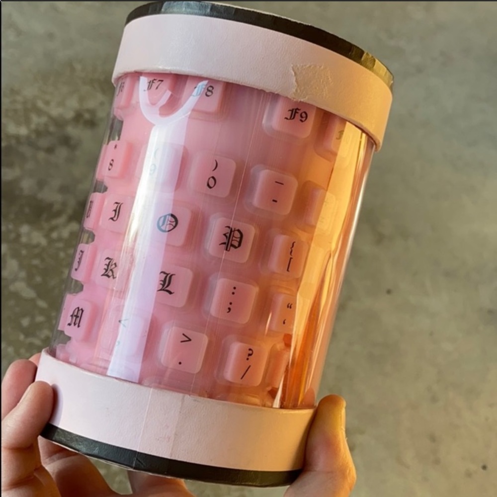 Juicy Couture Pink Y2K FEXI KEYBOARD TRAVEL SCHOOL WORK - Picture 2 of 9